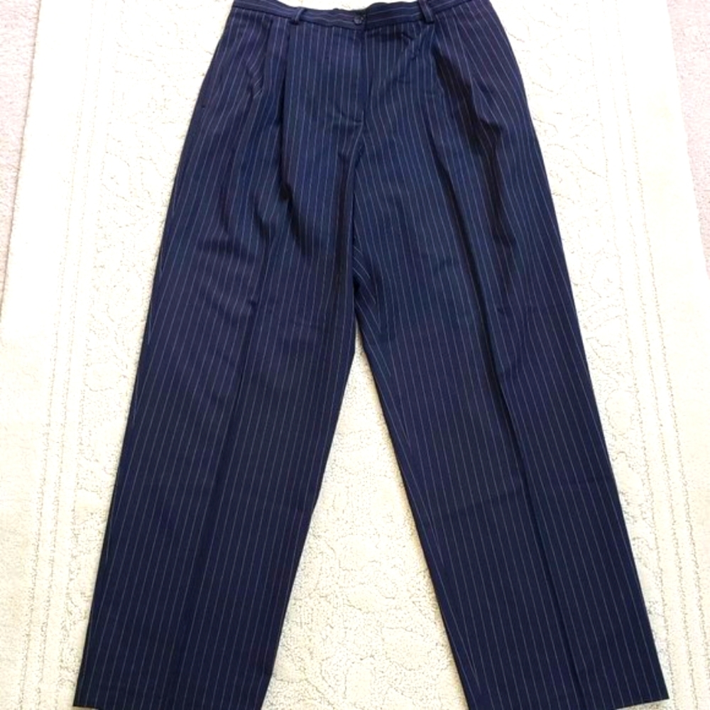 Liz Claiborne Sport. Navy Pin Sripe Trousers Sz16